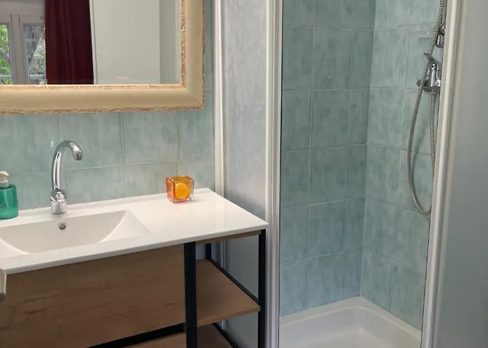 住宿加早餐酒店 La Borreliane 3*